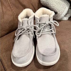 SO Women's Gray Suede Fleece Ankle Boots NEW Size 7